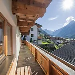 Haus Alpenkoenig Stubaier Gletscher *