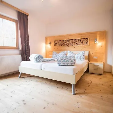 Stubaier Gletscher Xl Residenz Haus Alpenkoenig Im Alpinen Charme Stubai Super Card Inklusive Apartment