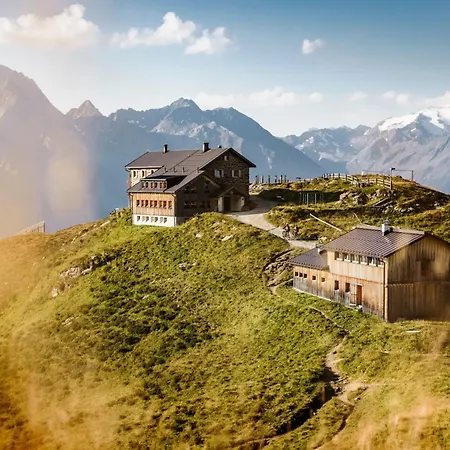 Stubaier Gletscher Xl Residenz Haus Alpenkoenig Im Alpinen Charme Stubai Super Card Inklusive Apartment Neustift im Stubaital