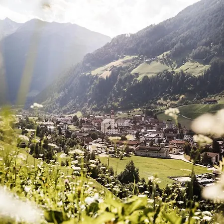 Stubaier Gletscher Xl Residenz Haus Alpenkoenig Im Alpinen Charme Stubai Super Card Inklusive ניוסטיפט אים סטובאיטל